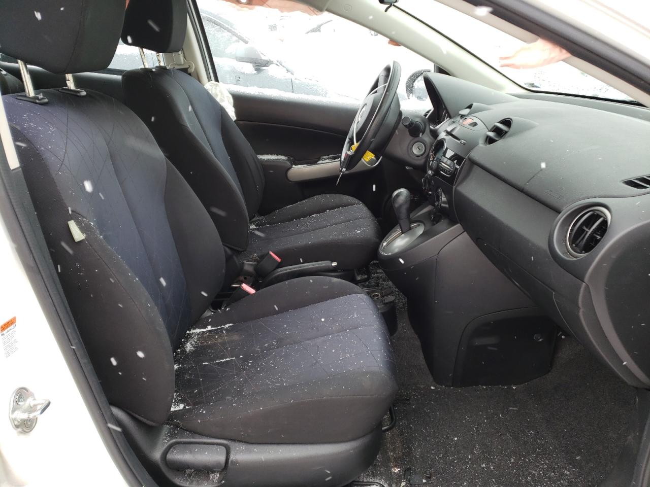 Photo 5 from auction – 2011 MAZDA MAZDA2 with VIN JM1DE1HZ0B0108519
