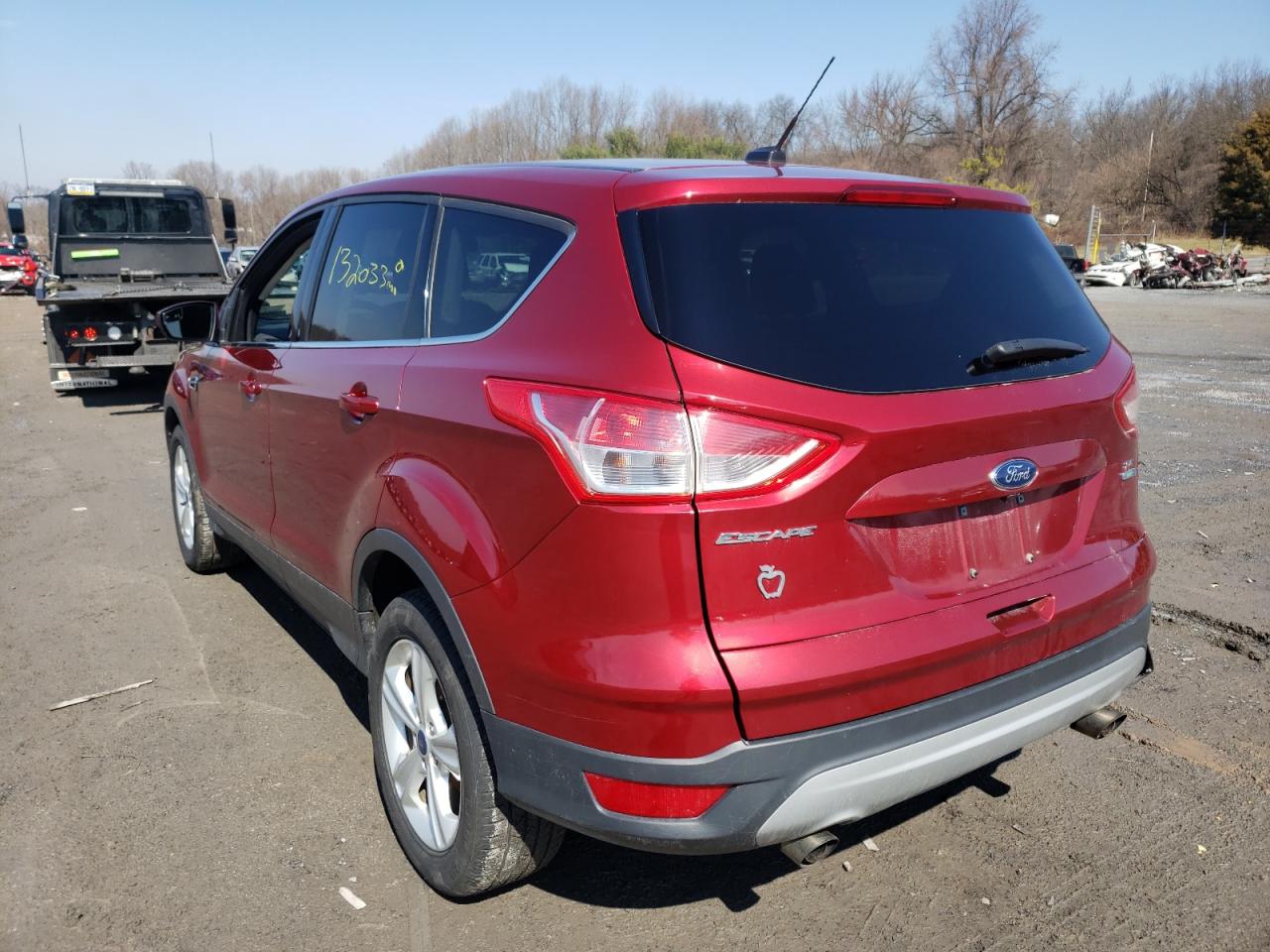 Photo 3 from auction – 2016 FORD ESCAPE SE with VIN 1FMCU9GXXGUB19200