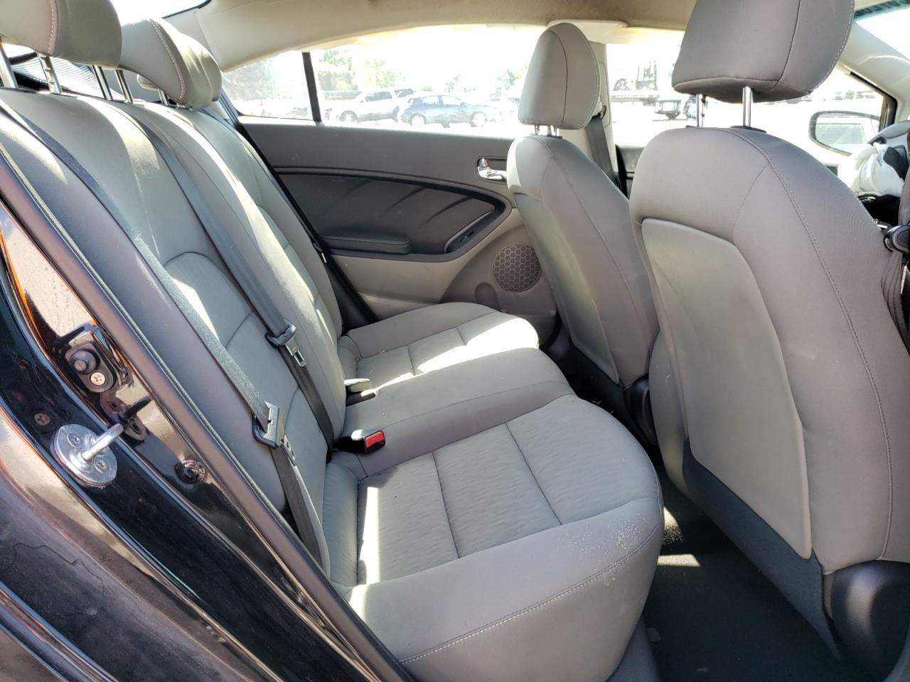 Photo 6 from auction – 2016 KIA FORTE LX with VIN KNAFK4A61G5550607