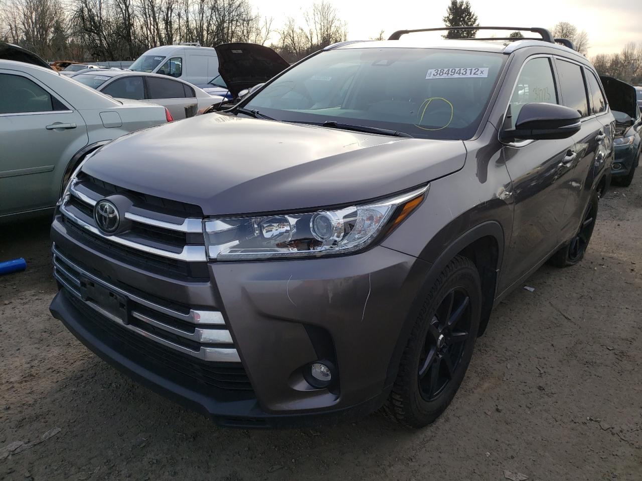 Photo 2 from auction – 2019 TOYOTA HIGHLANDER with VIN 5TDDZRFH6KS951764