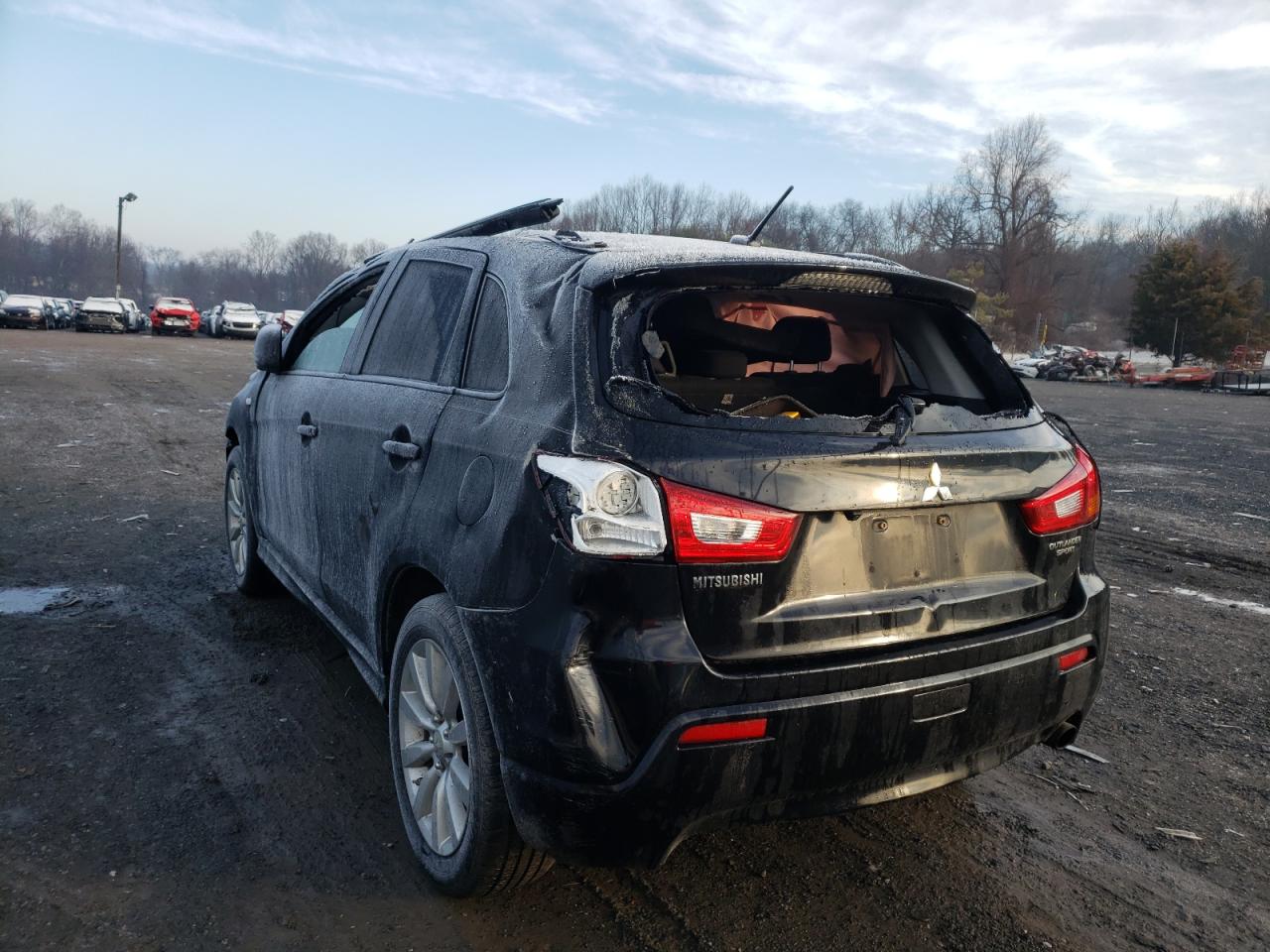 Photo 3 from auction – 2011 MITSUBISHI OUTLANDER with VIN JA4AR4AU8BZ011632