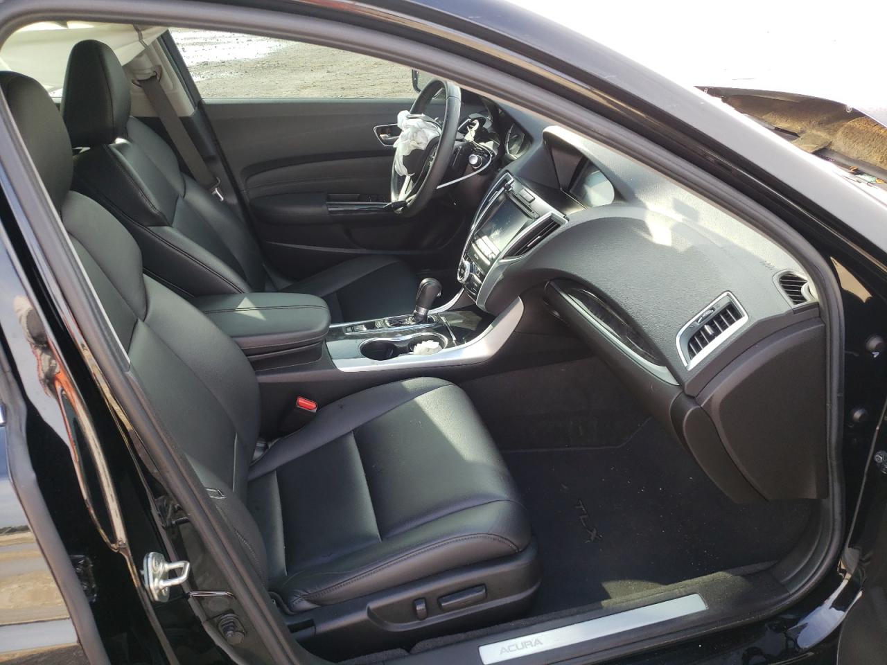 Photo 5 from auction – 2019 ACURA TLX with VIN 19UUB1F32KA009140