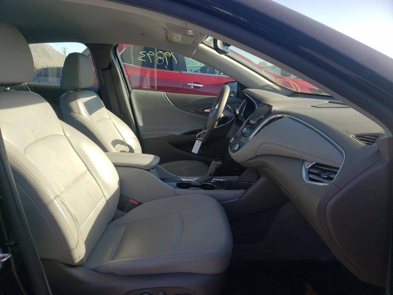Photo 5 from auction – 2017 CHEVROLET MALIBU LT with VIN 1G1ZE5ST4HF276955