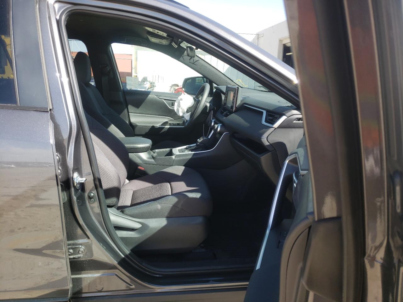 Photo 5 from auction – 2022 TOYOTA RAV4 with VIN 2T3T6RFV1NW029982