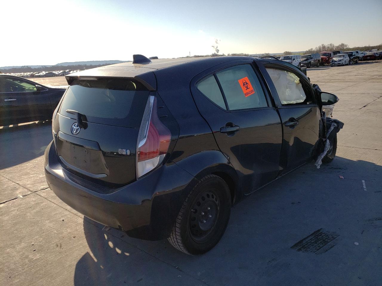 Photo 4 from auction – 2016 TOYOTA PRIUS C with VIN JTDKDTB30G1133609
