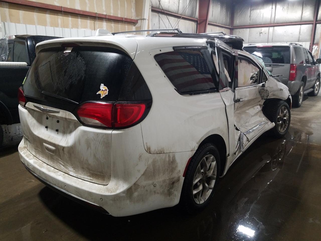 Photo 4 from auction – 2017 CHRYSLER PACIFICA T with VIN 2C4RC1EG9HR647668