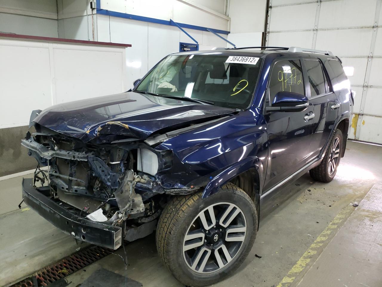 Photo 2 from auction – 2014 TOYOTA 4RUNNER SR with VIN JTEBU5JR2E5195175