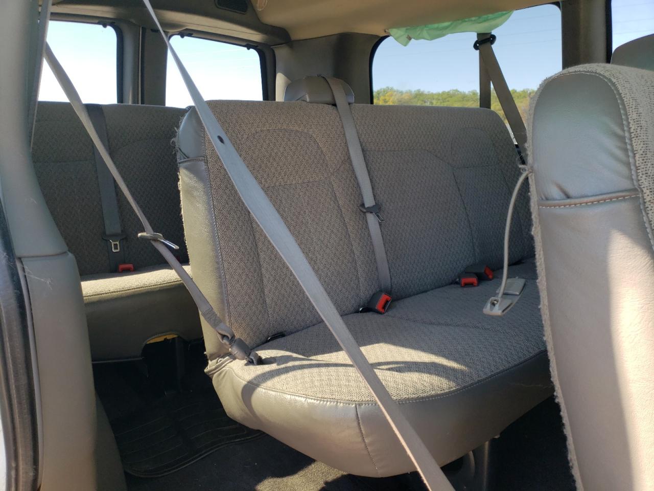 Photo 9 from auction – 2016 CHEVROLET EXPRESS G2 with VIN 1GAWGFFG4G1242428