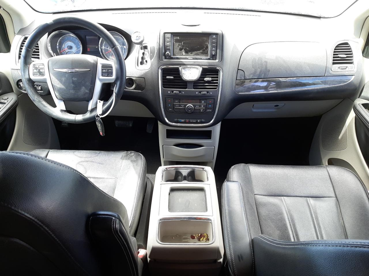 Photo 9 from auction – 2015 CHRYSLER TOWN & COU with VIN 2C4RC1BG8FR560779