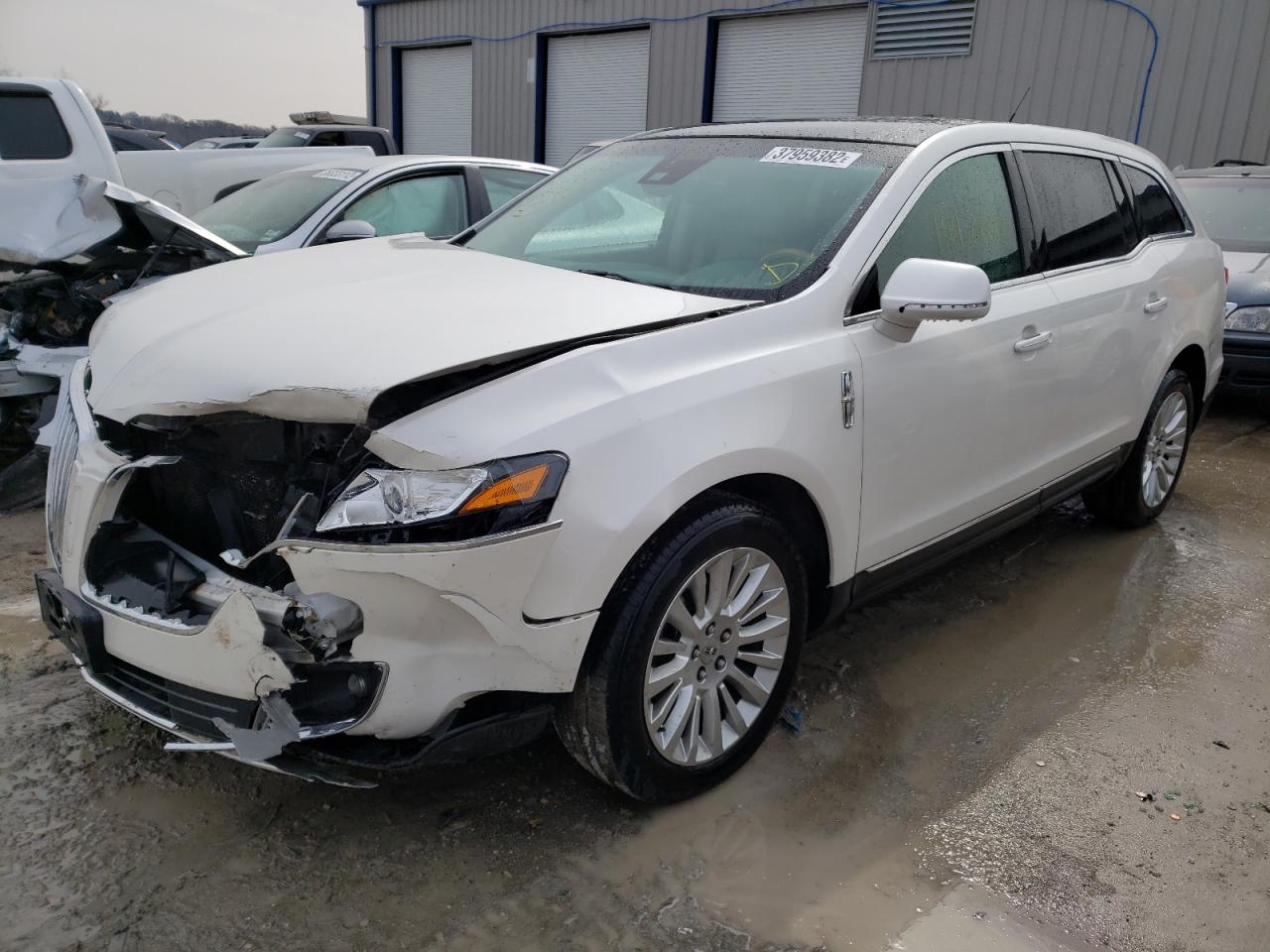 Photo 2 from auction – 2010 LINCOLN MKT with VIN 2LMHJ5AR1ABJ50371