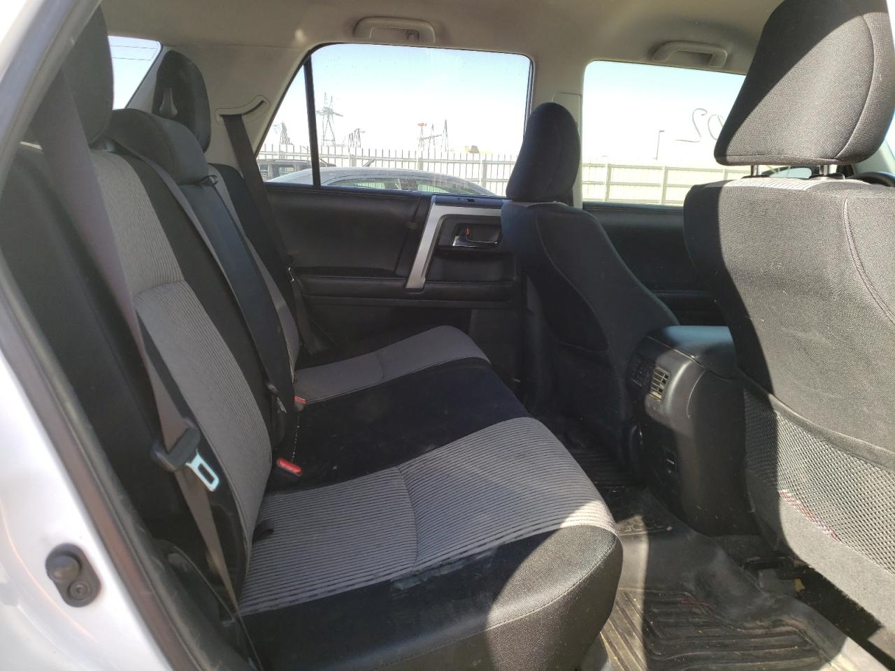 Photo 6 from auction – 2015 TOYOTA 4RUNNER SR with VIN JTEBU5JR9F5227251