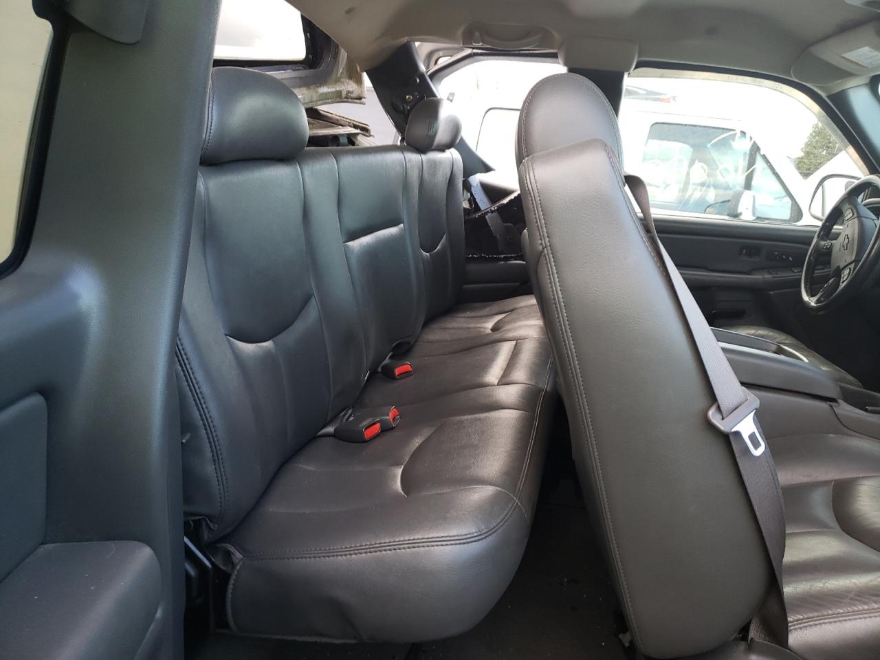 Photo 6 from auction – 2004 CHEVROLET SILVERADO with VIN 2GCEK19T441213482