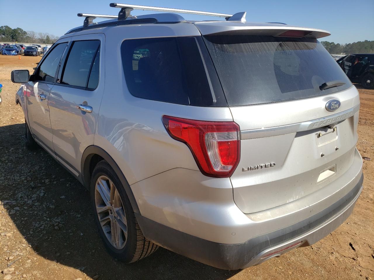Photo 3 from auction – 2017 FORD EXPLORER L with VIN 1FM5K7F82HGB78576