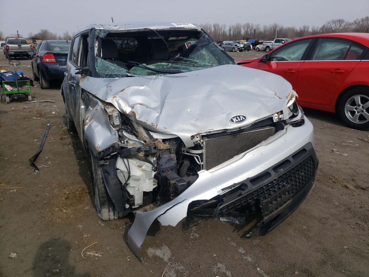 KIA SOUL + 2015 с VIN KNDJP3A50F7765012 - Снимка от търг