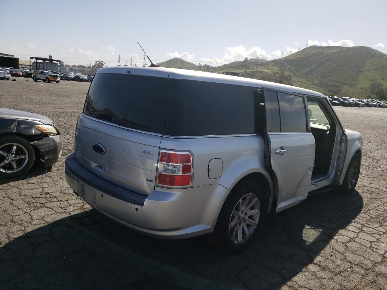 Photo 4 from auction – 2010 FORD FLEX SEL with VIN 2FMHK6CC2ABB35952