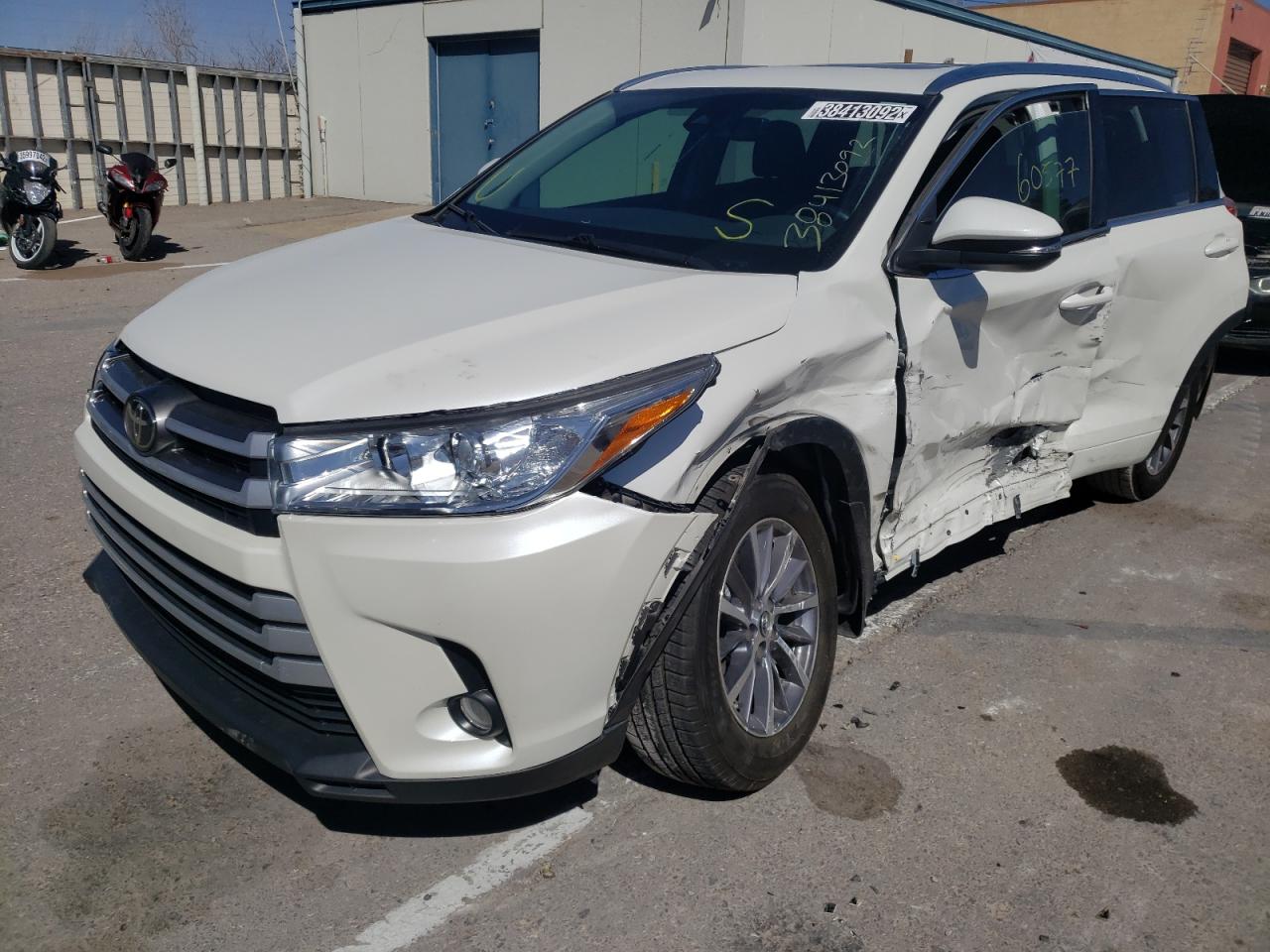 Photo 2 from auction – 2017 TOYOTA HIGHLANDER with VIN 5TDJZRFH1HS519465