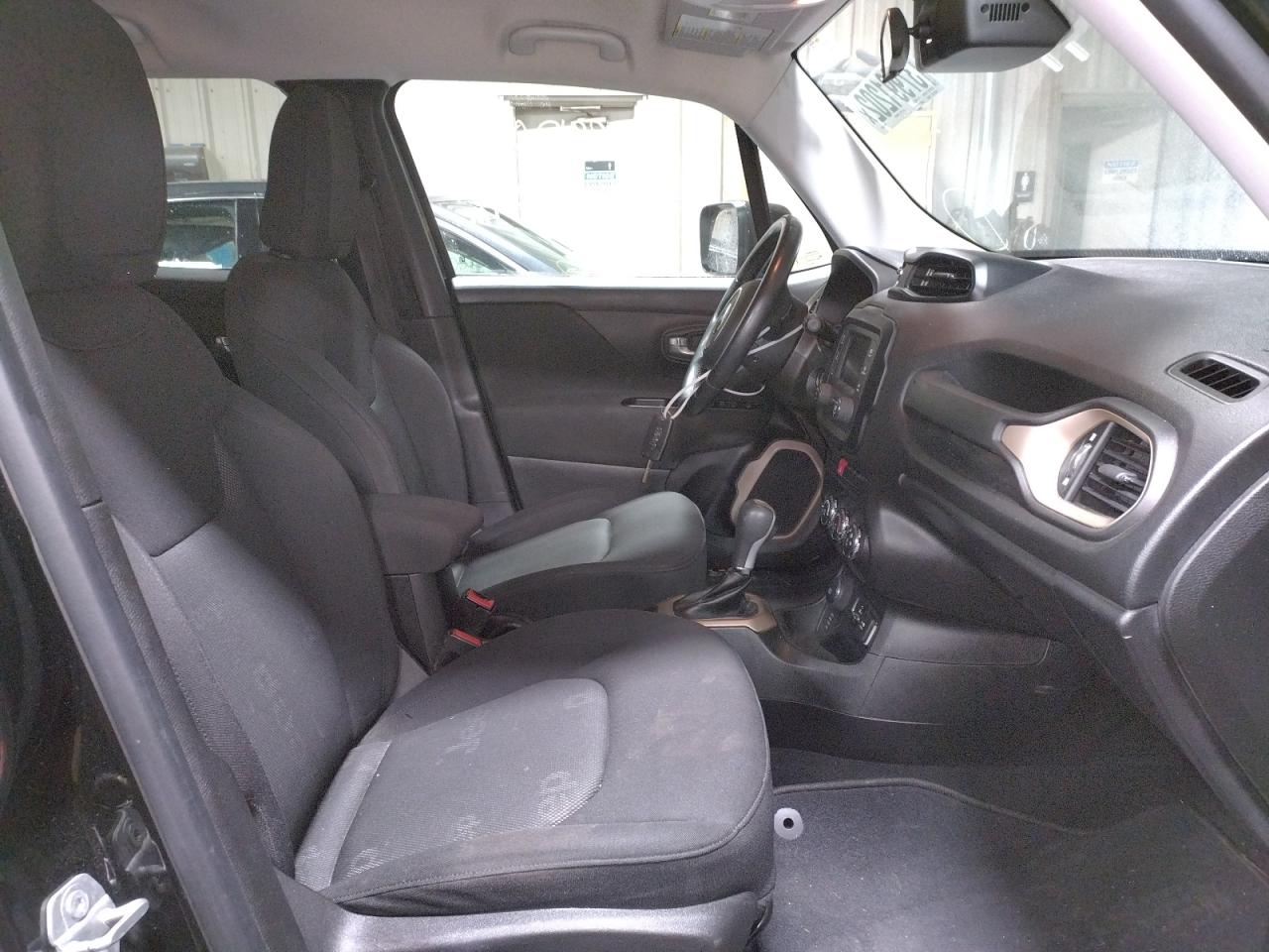 Photo 5 from auction – 2015 JEEP RENEGADE L with VIN ZACCJBBTXFPB49273