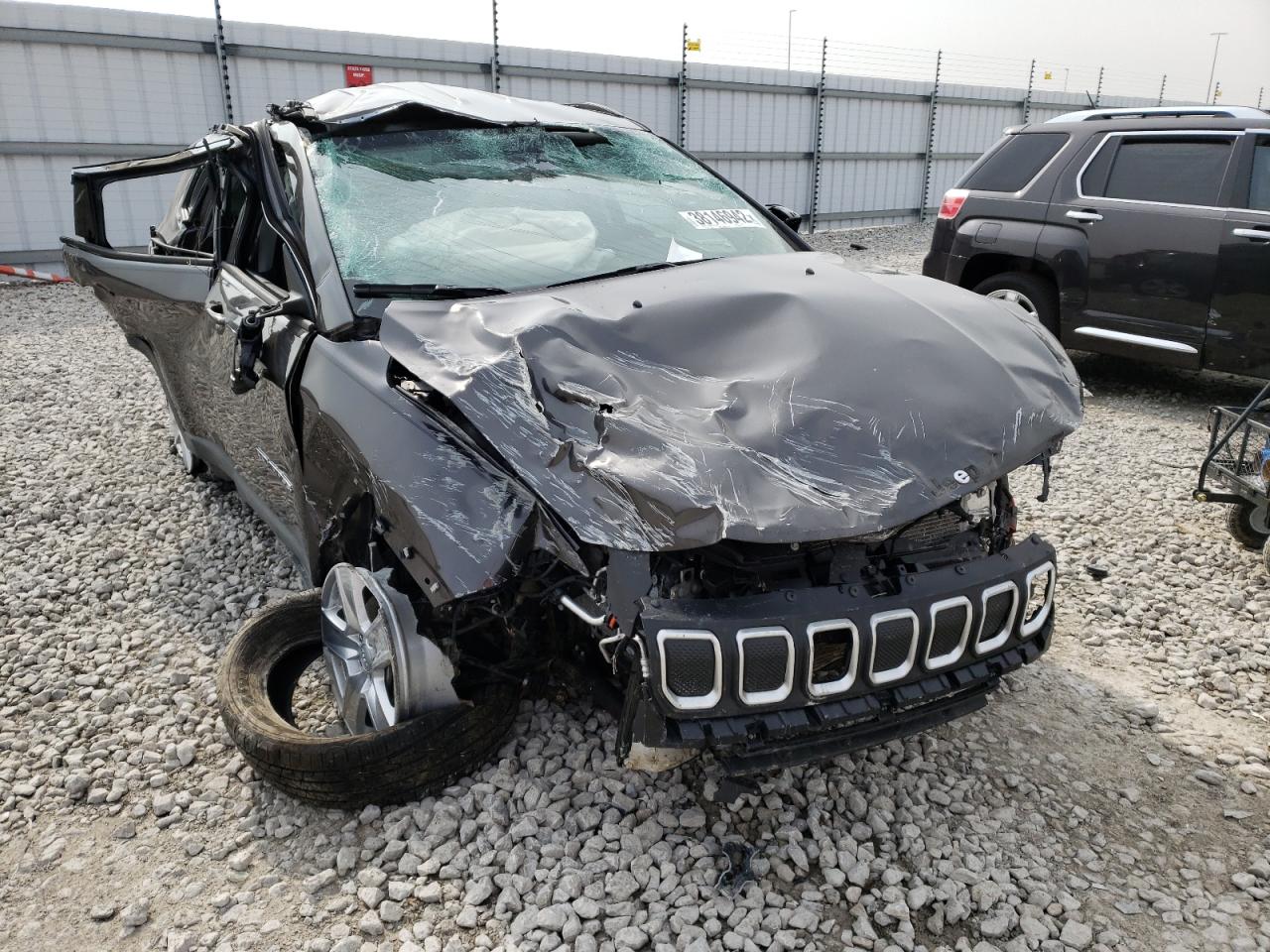 Photo 9 from auction – 2022 JEEP COMPASS LA with VIN 3C4NJCBB8NT119590