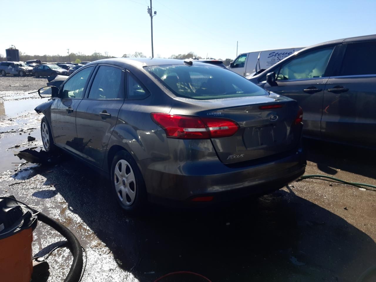 Photo 3 from auction – 2018 FORD FOCUS S with VIN 1FADP3E23JL307466