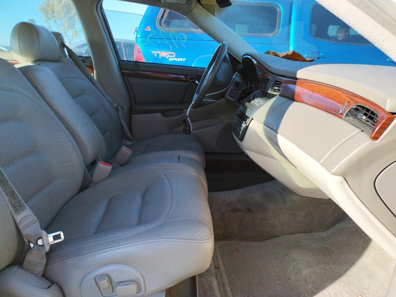 Photo 5 from auction – 2000 CADILLAC DEVILLE with VIN 1G6KD54Y2YU318610