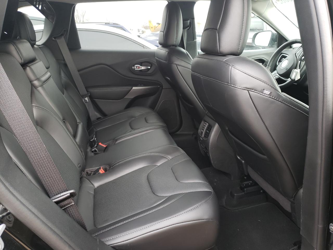 Photo 6 from auction – 2019 JEEP CHEROKEE L with VIN 1C4PJMDX8KD347470