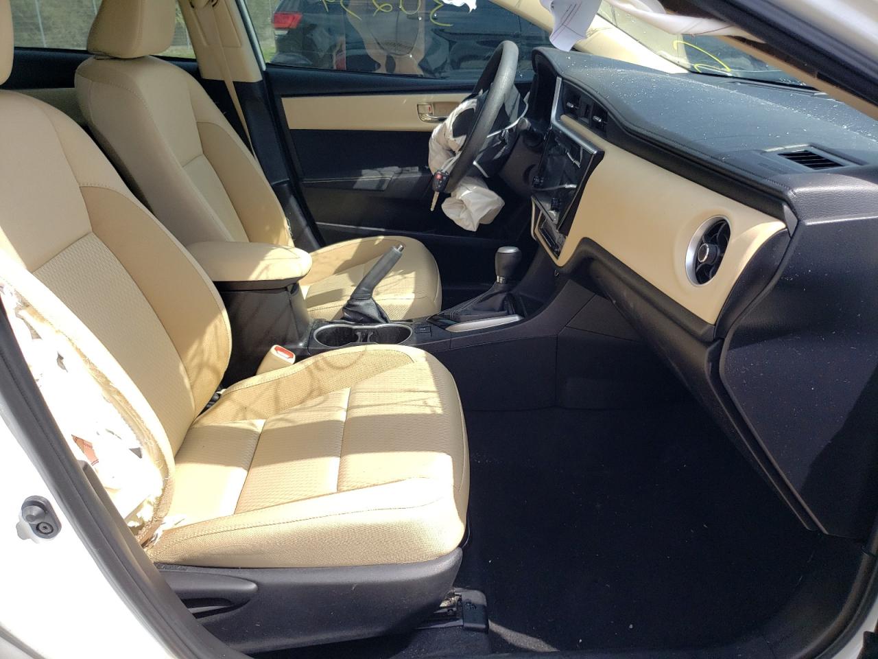 Photo 5 from auction – 2017 TOYOTA COROLLA L with VIN 5YFBURHE5HP707453