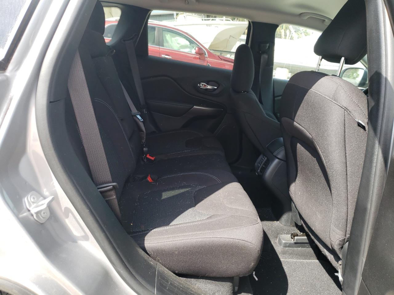 Photo 6 from auction – 2020 JEEP CHEROKEE L with VIN 1C4PJLCB1LD556471