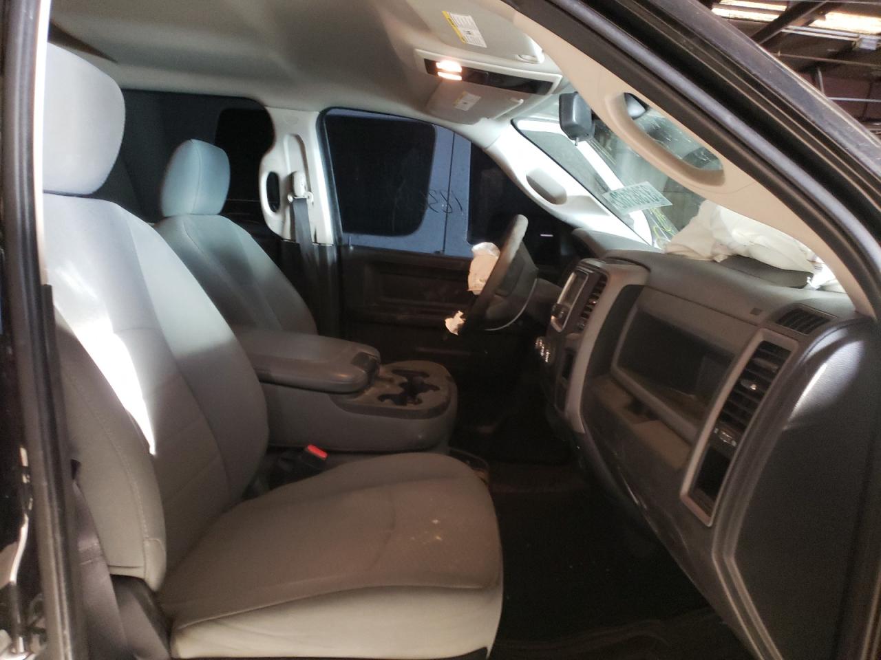 Фото 5 с аукциона – 2016 RAM 1500 ST с VIN 3C6RR7KT9GG127615
