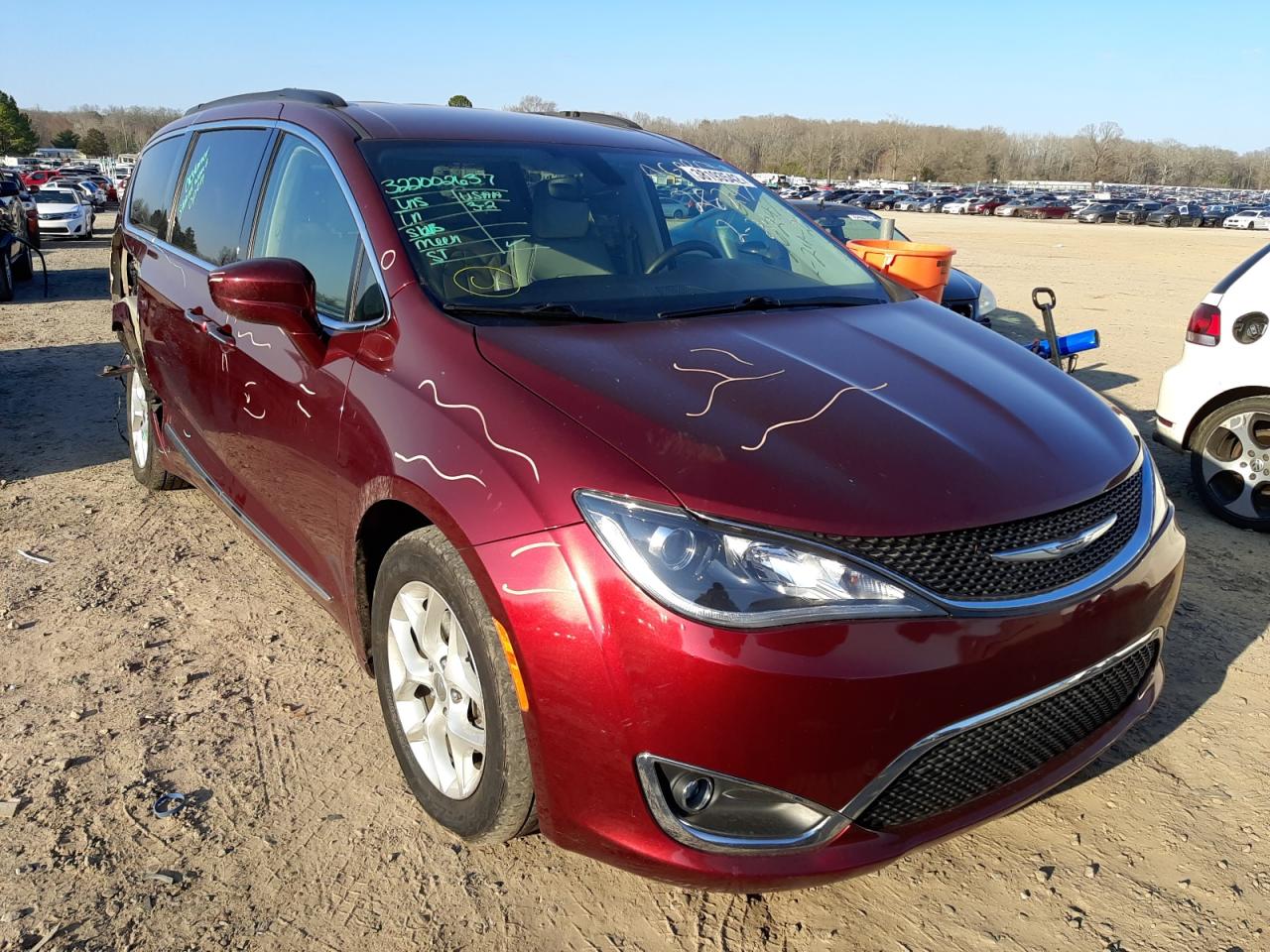 CHRYSLER PACIFICA T 2017 with VIN 2C4RC1BG7HR823105 - Photo from auction