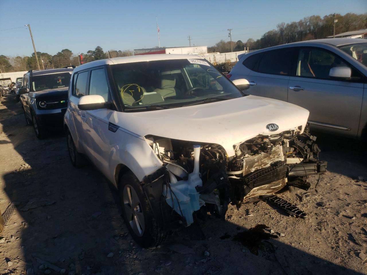 KIA SOUL 2015 with VIN KNDJN2A2XF7235538 - Photo from auction