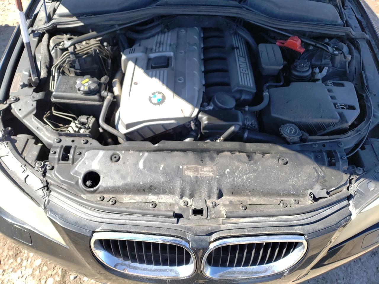 Photo 7 from auction – 2007 BMW 525 I with VIN WBANE53587CW68517