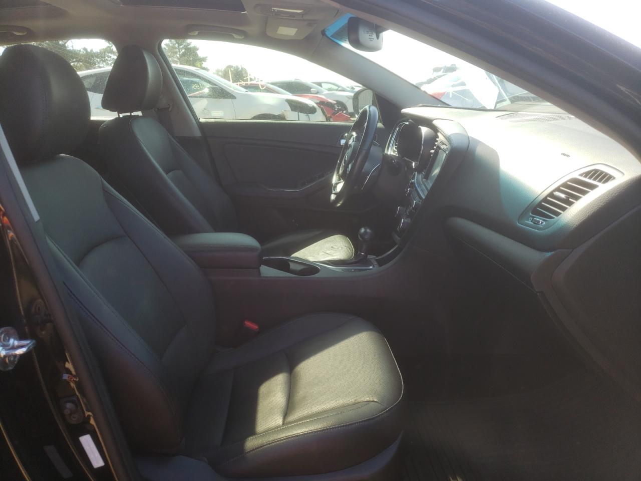 Photo 5 from auction – 2014 KIA OPTIMA SX with VIN 5XXGR4A68EG265530