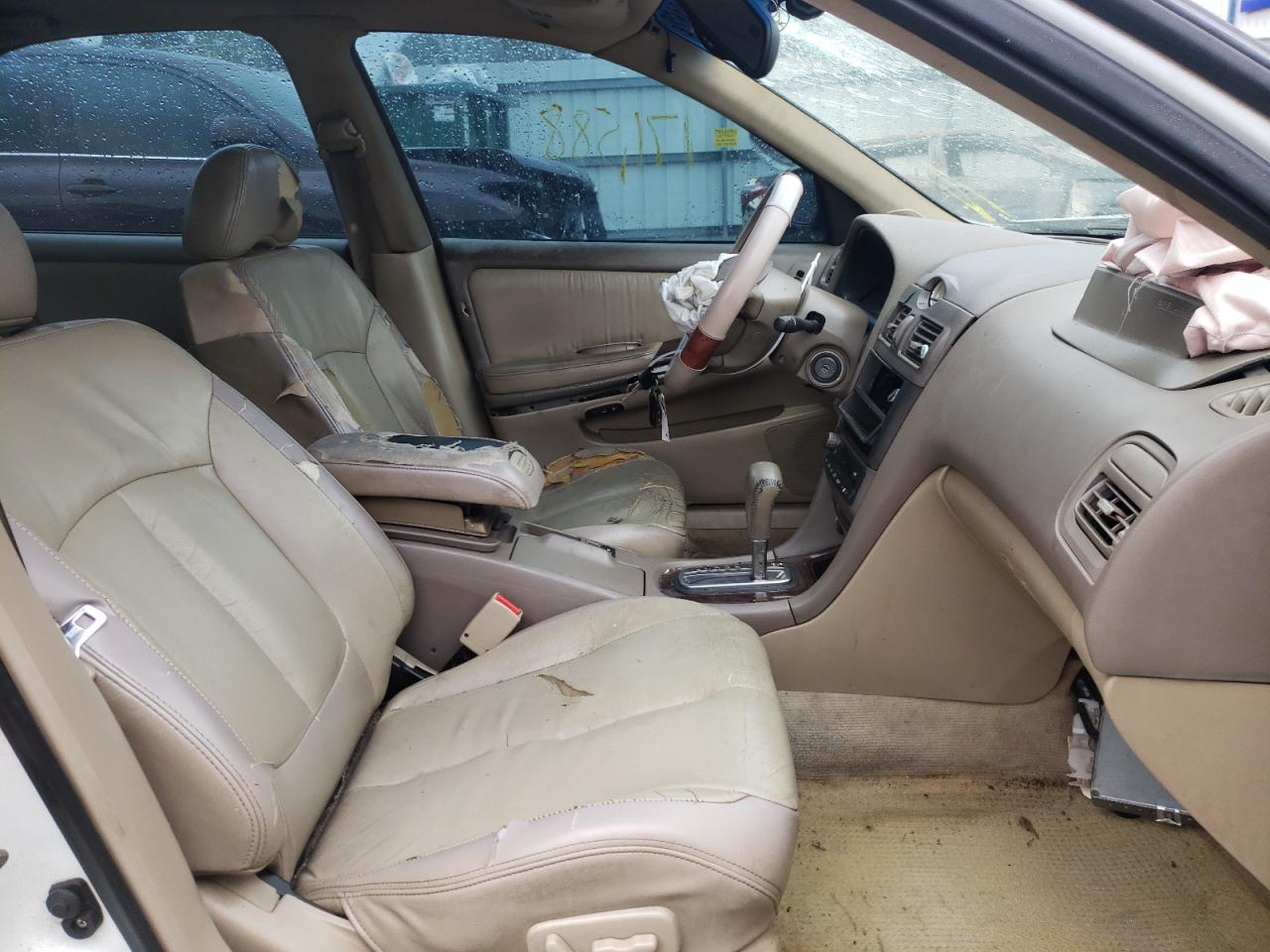 Photo 5 from auction – 2001 INFINITI I30 with VIN JNKCA31A41T013030
