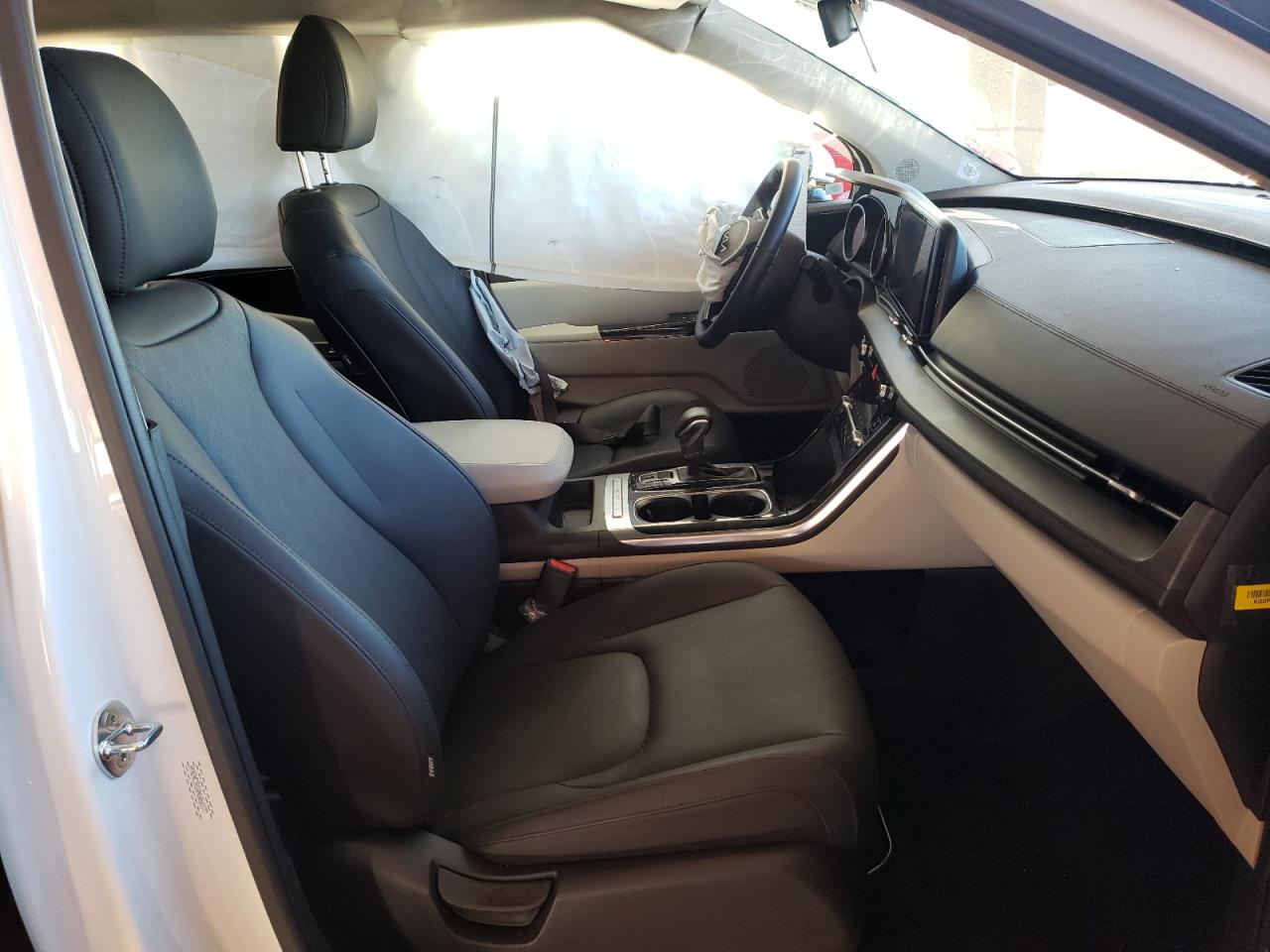 Photo 5 from auction – 2022 KIA CARNIVAL E with VIN KNDNC5H30N6060177