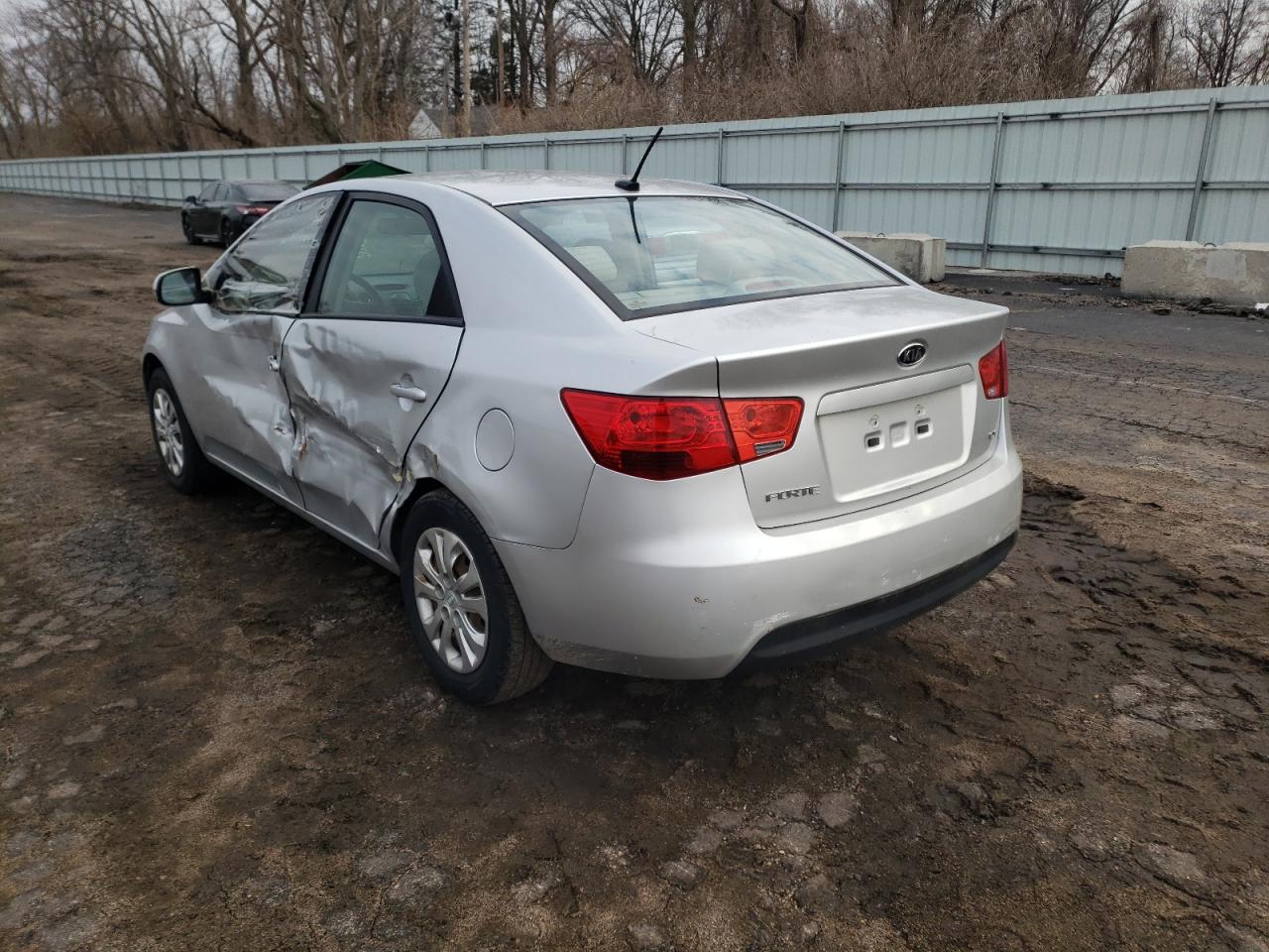 Photo 3 from auction – 2012 KIA FORTE EX with VIN KNAFU4A26C5585614