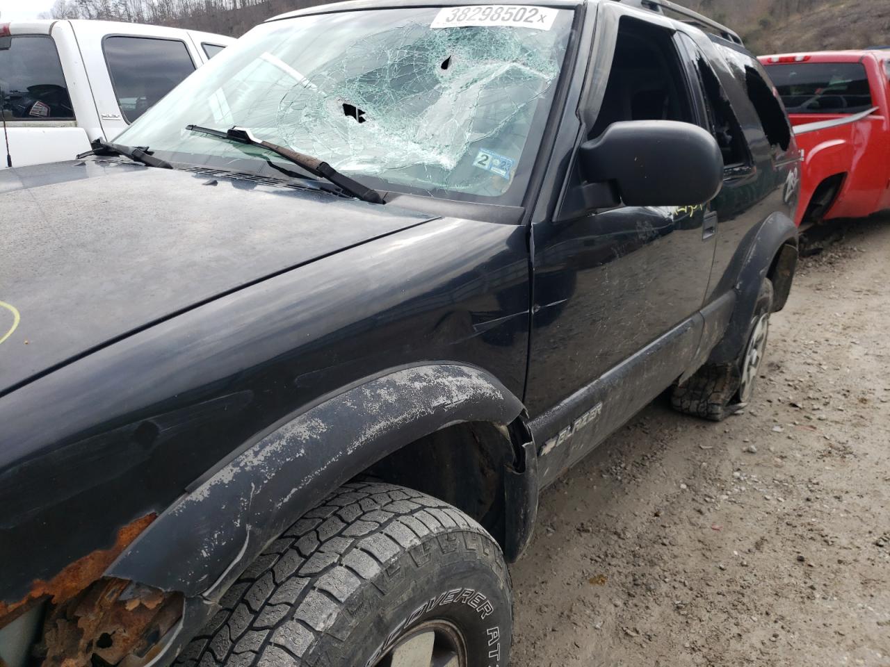 Photo 9 from auction – 2001 CHEVROLET BLAZER with VIN 1GNCT18W31K196287