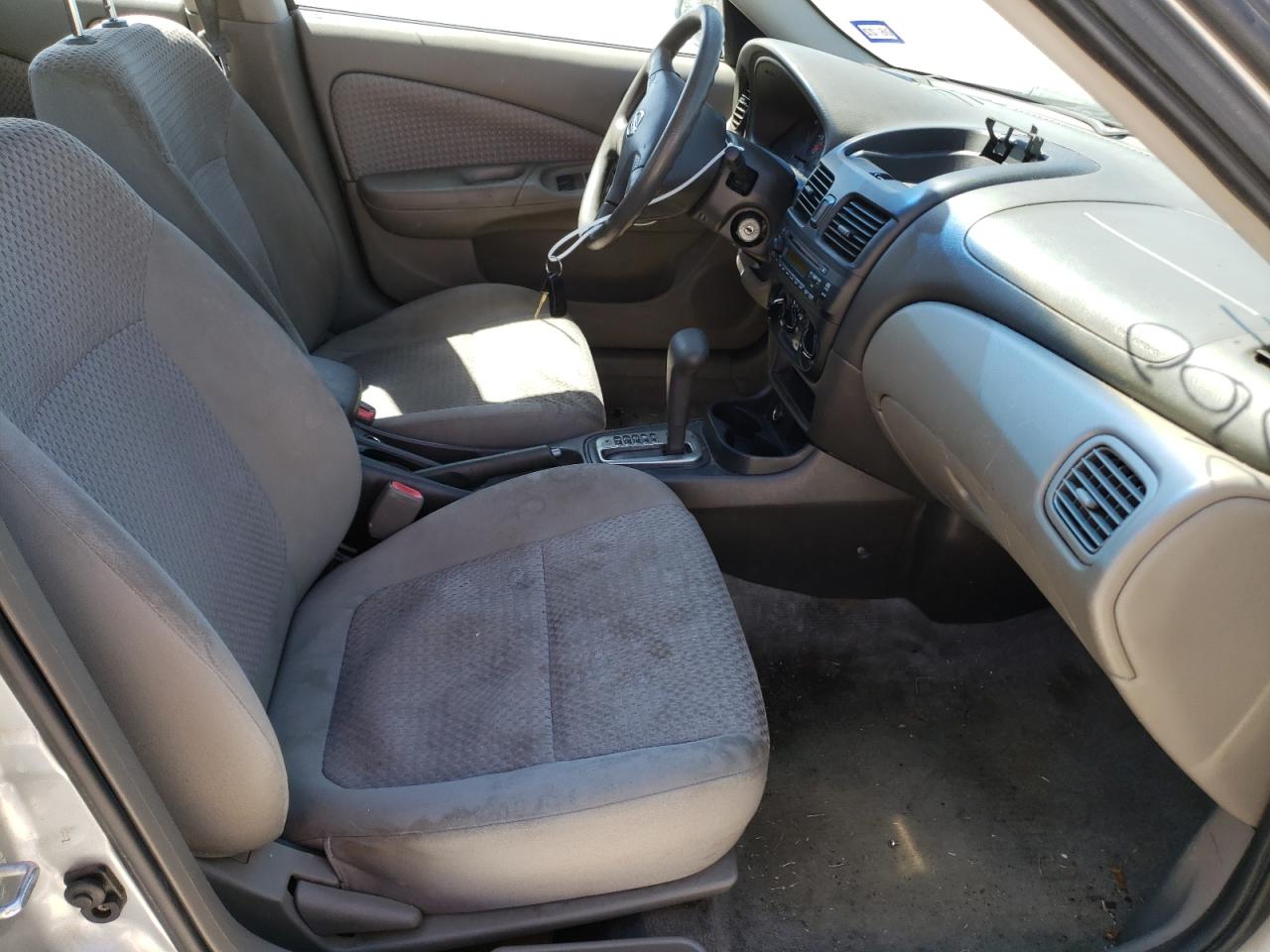 Photo 5 from auction – 2004 NISSAN SENTRA 1.8 with VIN 3N1CB51DX4L464740
