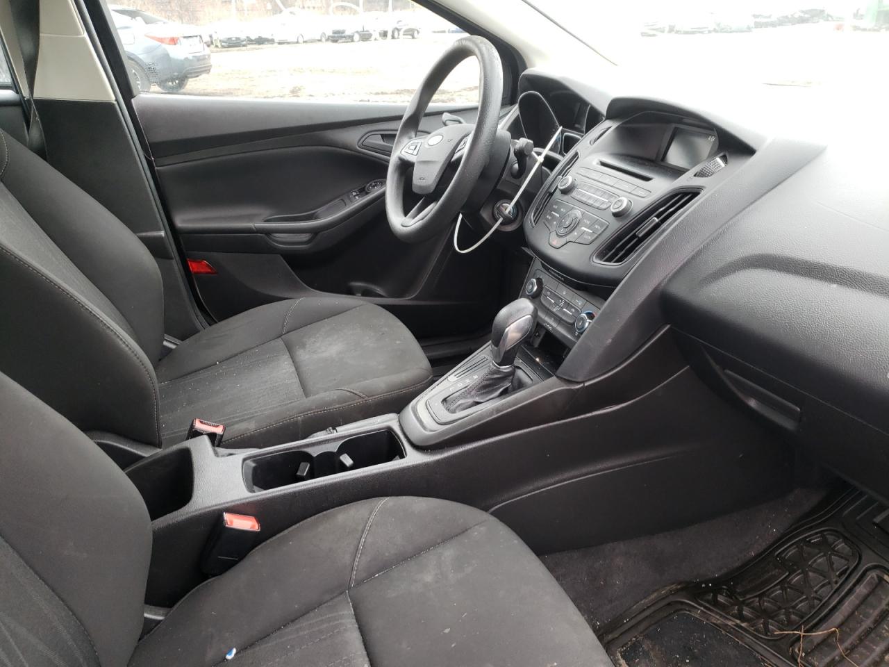 Photo 5 from auction – 2017 FORD FOCUS S with VIN 1FADP3E22HL338637