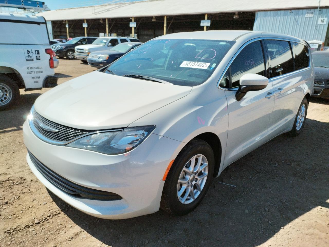 Photo 2 from auction – 2017 CHRYSLER PACIFICA T with VIN 2C4RC1DG0HR654302