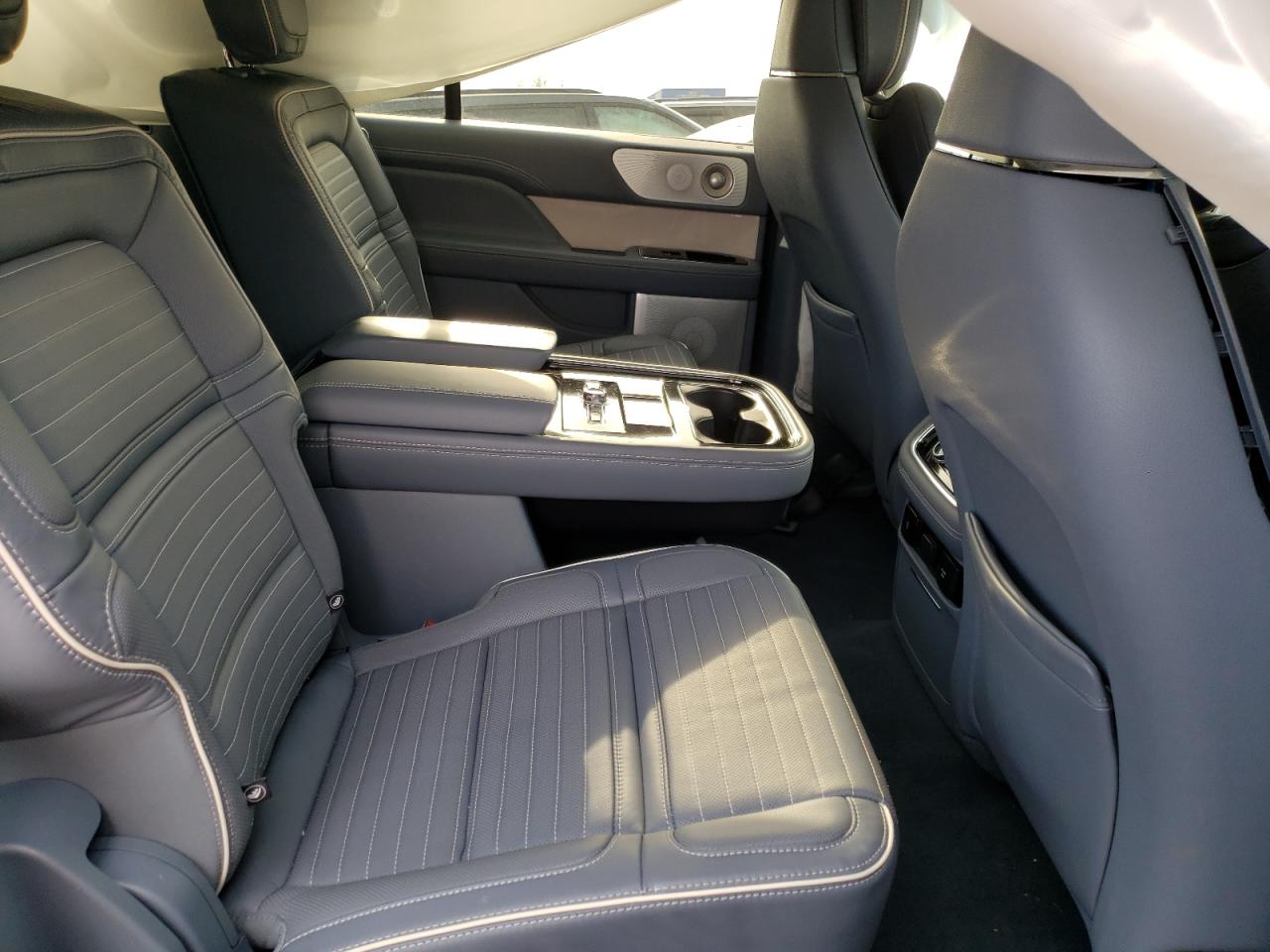 Photo 6 from auction – 2021 LINCOLN NAVIGATOR with VIN 5LMJJ2TTXMEL05929