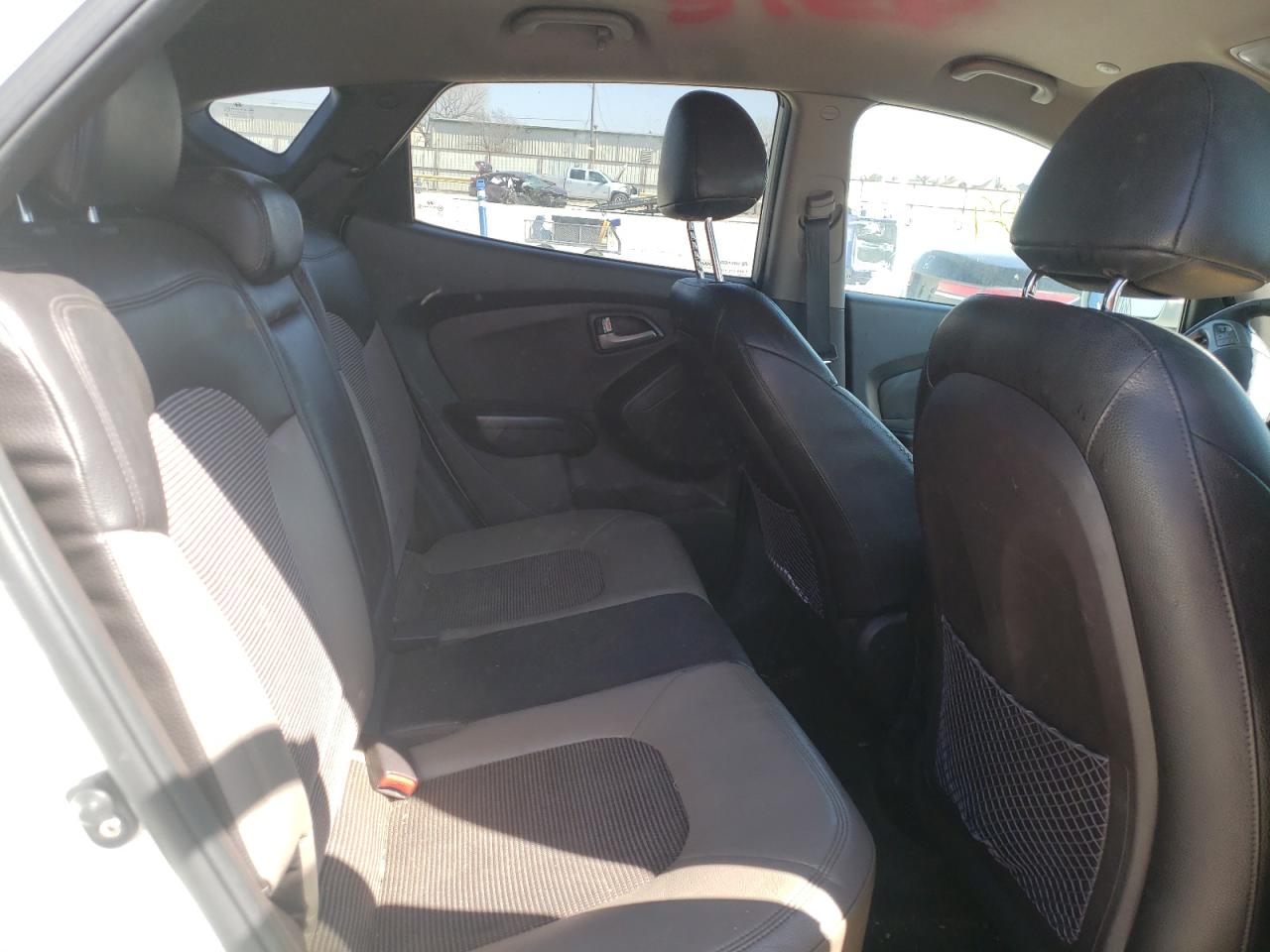 Photo 6 from auction – 2012 HYUNDAI TUCSON GLS with VIN KM8JU3AC8CU340573