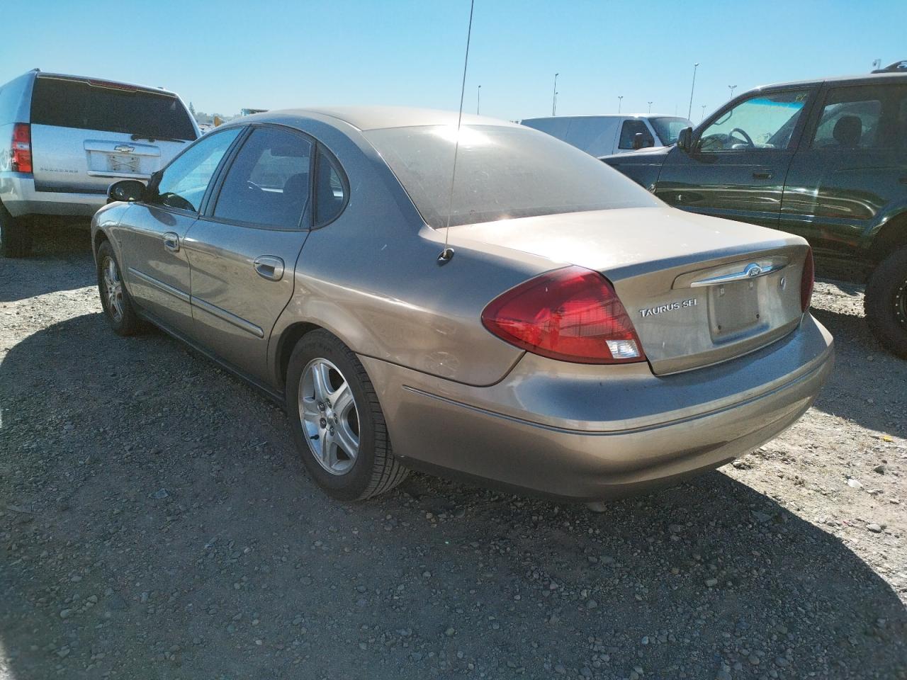 Photo 3 from auction – 2002 FORD TAURUS SEL with VIN 1FAFP56S02G145843