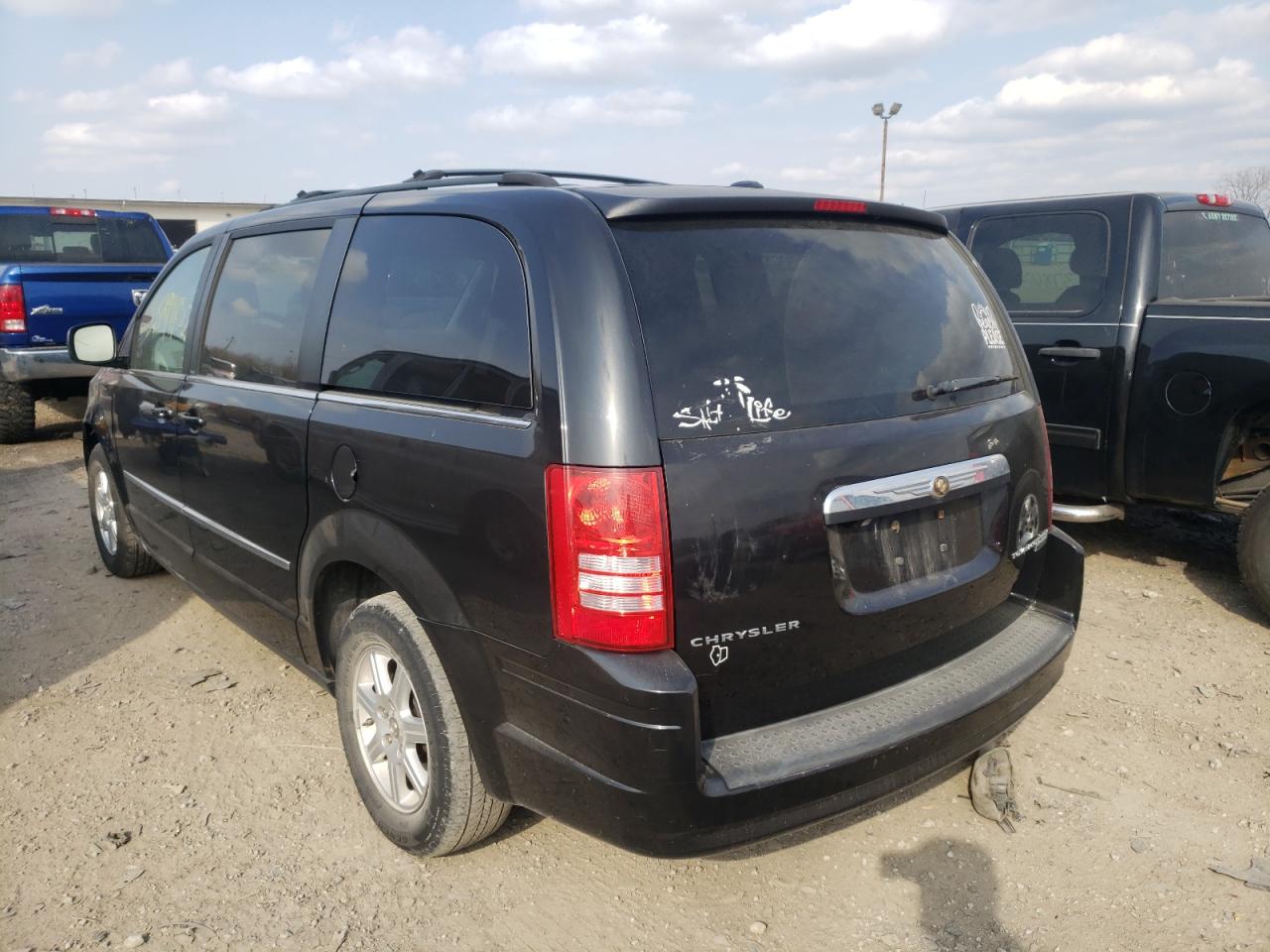 Photo 3 from auction – 2010 CHRYSLER TOWN & COU with VIN 2A4RR5D15AR260571