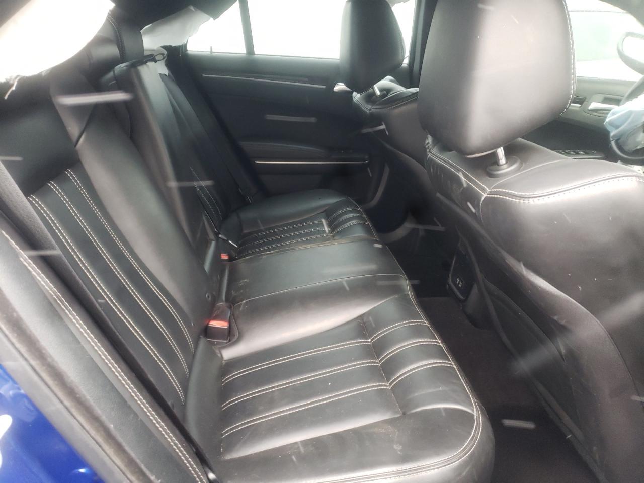 Photo 6 from auction – 2019 CHRYSLER 300 S with VIN 2C3CCABG9KH537859