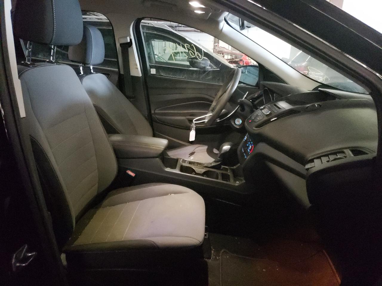 Photo 5 from auction – 2017 FORD ESCAPE S with VIN 1FMCU0F73HUB96747
