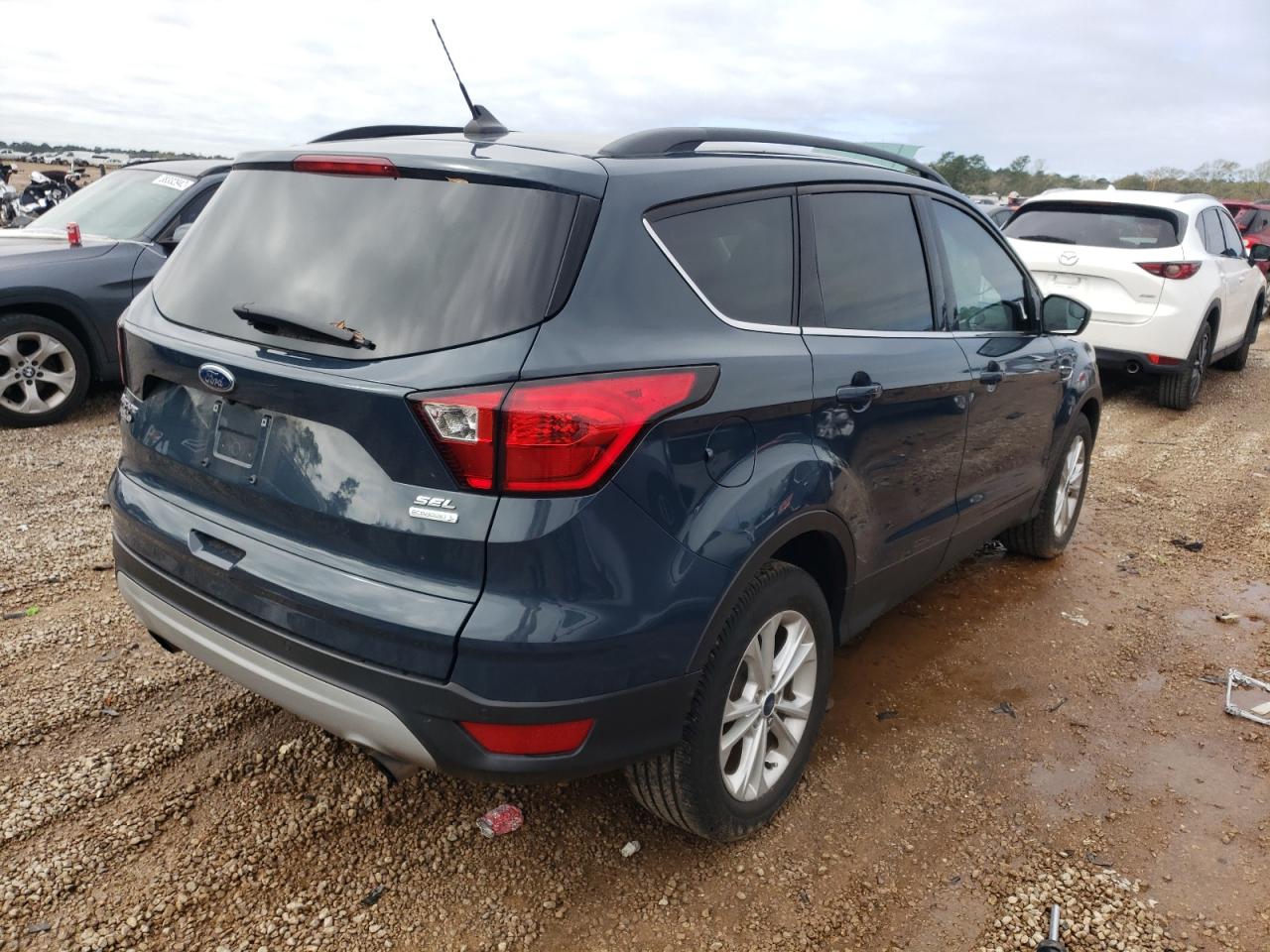 Photo 4 from auction – 2019 FORD ESCAPE SEL with VIN 1FMCU0HD8KUC46178