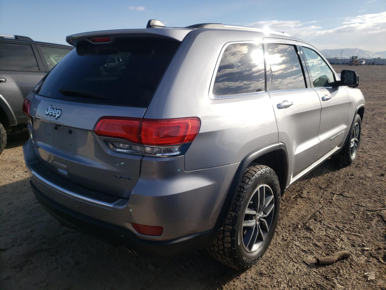 Photo 4 from auction – 2017 JEEP GRAND CHER with VIN 1C4RJFBG8HC794273