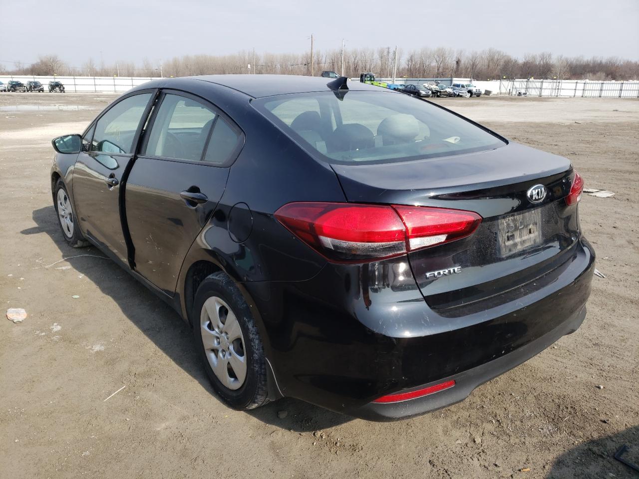 Photo 3 from auction – 2017 KIA FORTE LX with VIN 3KPFK4A77HE121232