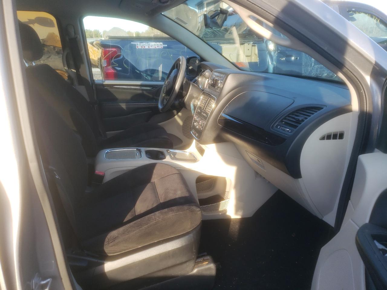 Photo 5 from auction – 2015 DODGE GRAND CARA with VIN 2C4RDGCG6FR540903