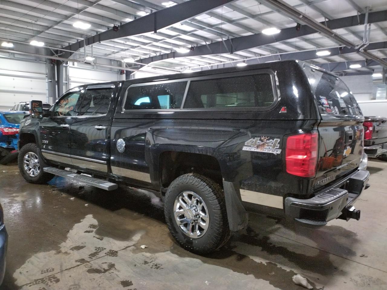 Photo 3 from auction – 2017 CHEVROLET SILVERADO with VIN 1GC4K0EY7HF149573